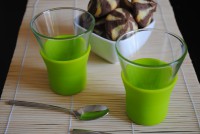 Copos de café com base em silicone verdes
